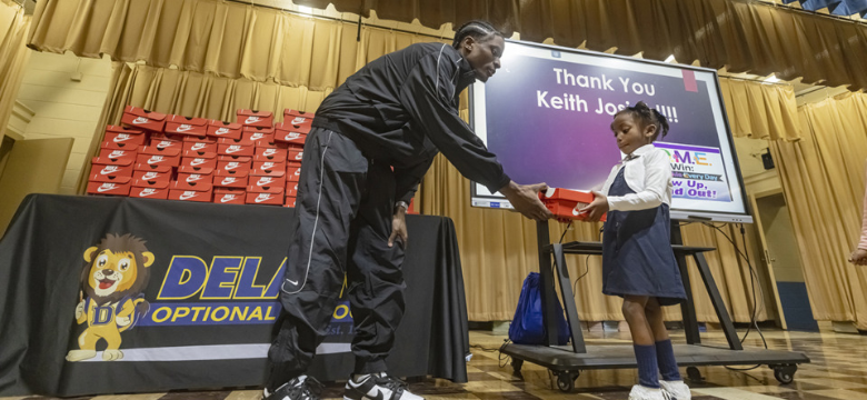 Daily Memphian: Artist puts heart and sole into giving back at his former elementary school